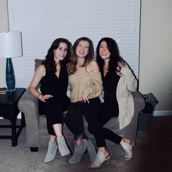 Meet your Posher, Rachel - Picture 1 of 1